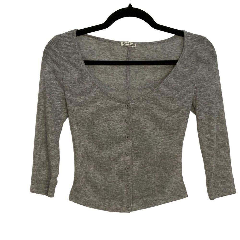 NWT Free People Grey Longsl Sleve Top grey button down Size M